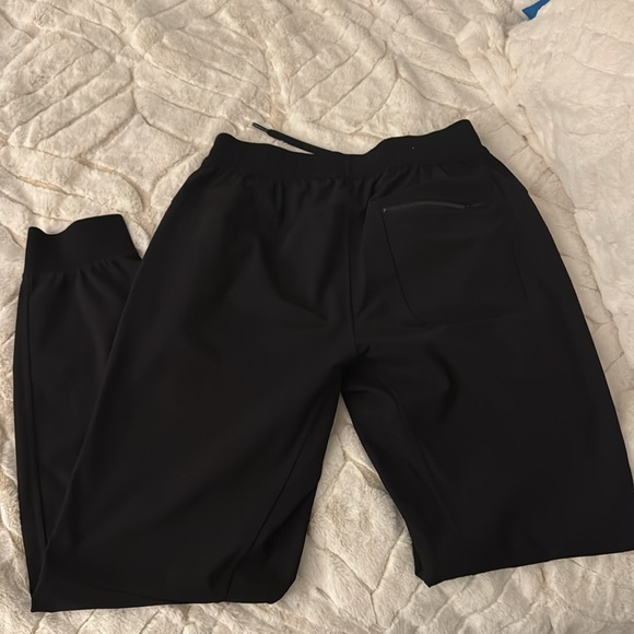 Lululemon ABC joggers- BLACK 
Men’s small - Picture 2 of 4